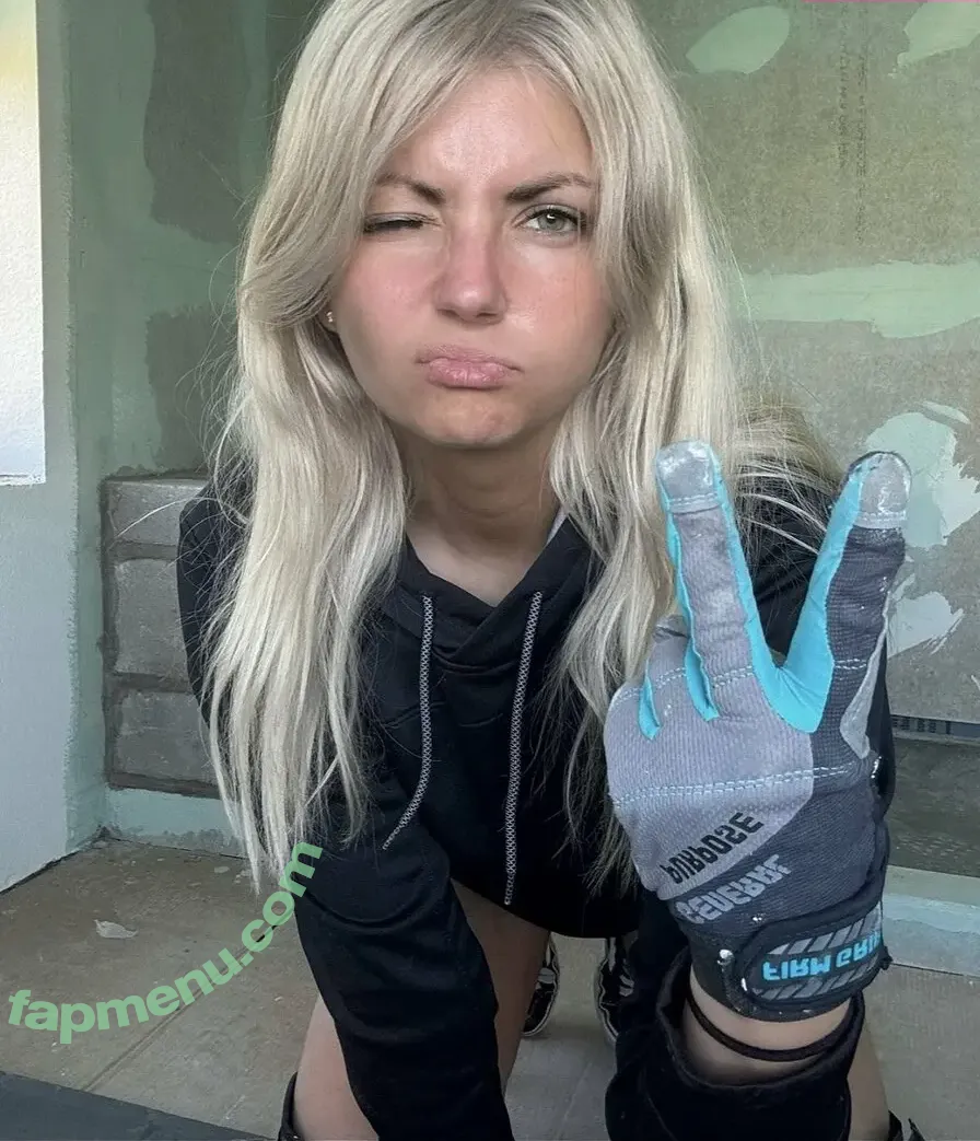 Marytilestexas nude photo #0024 (marytilestx)