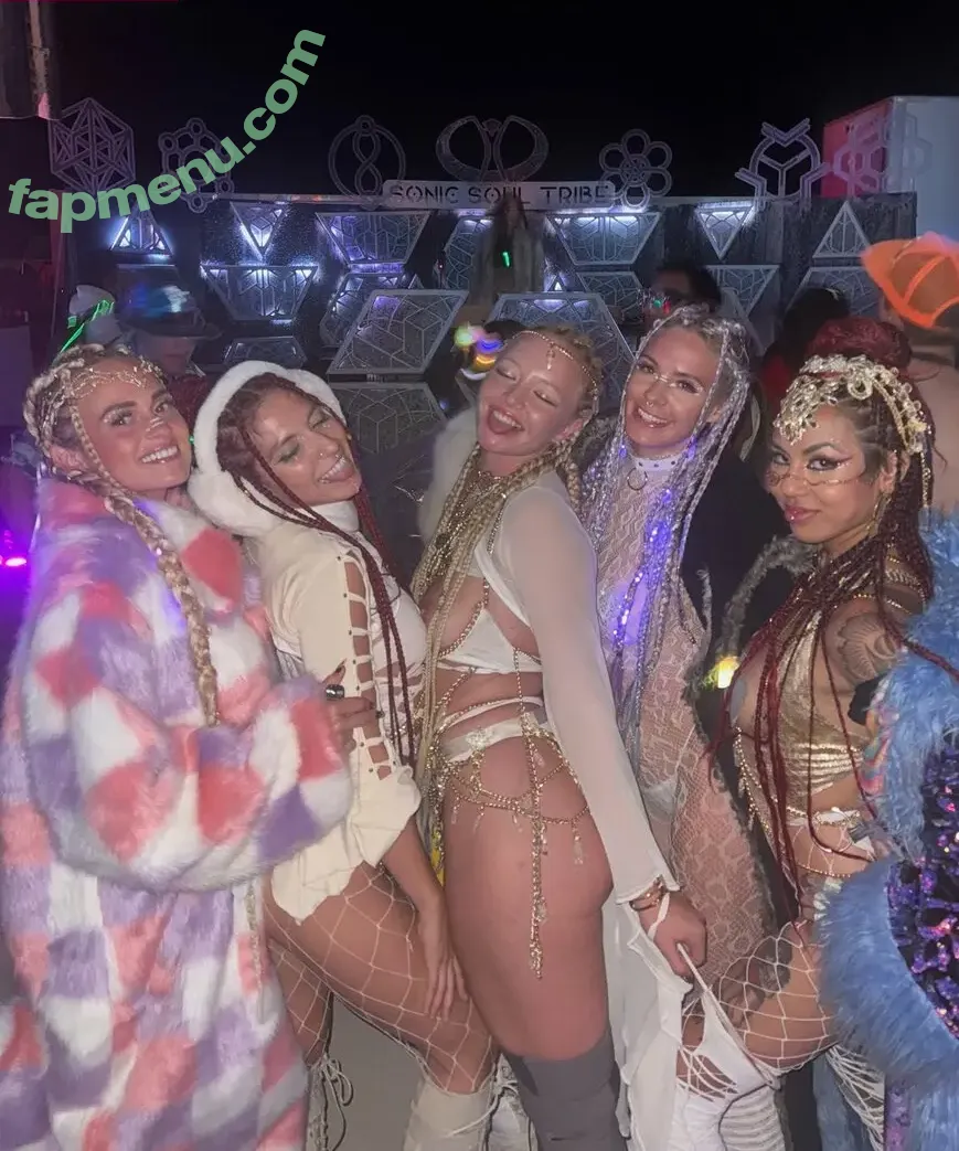 Marzzzz____ nude photo #0042 (marzzzz______)