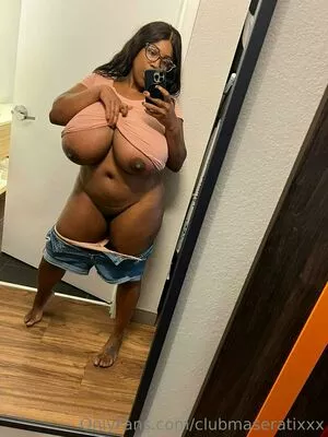 MaseratiXXX / clubmaseratixxx / kerrystayglam nude photo #0002