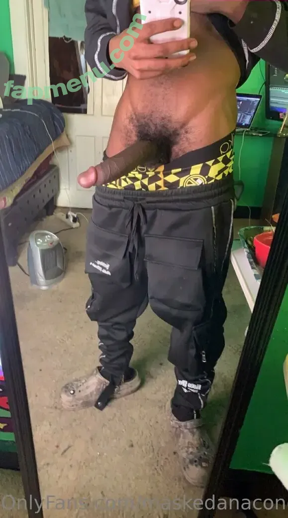 maskedanacondaaaa nude photo #0005 (maskedanacondaaaa)