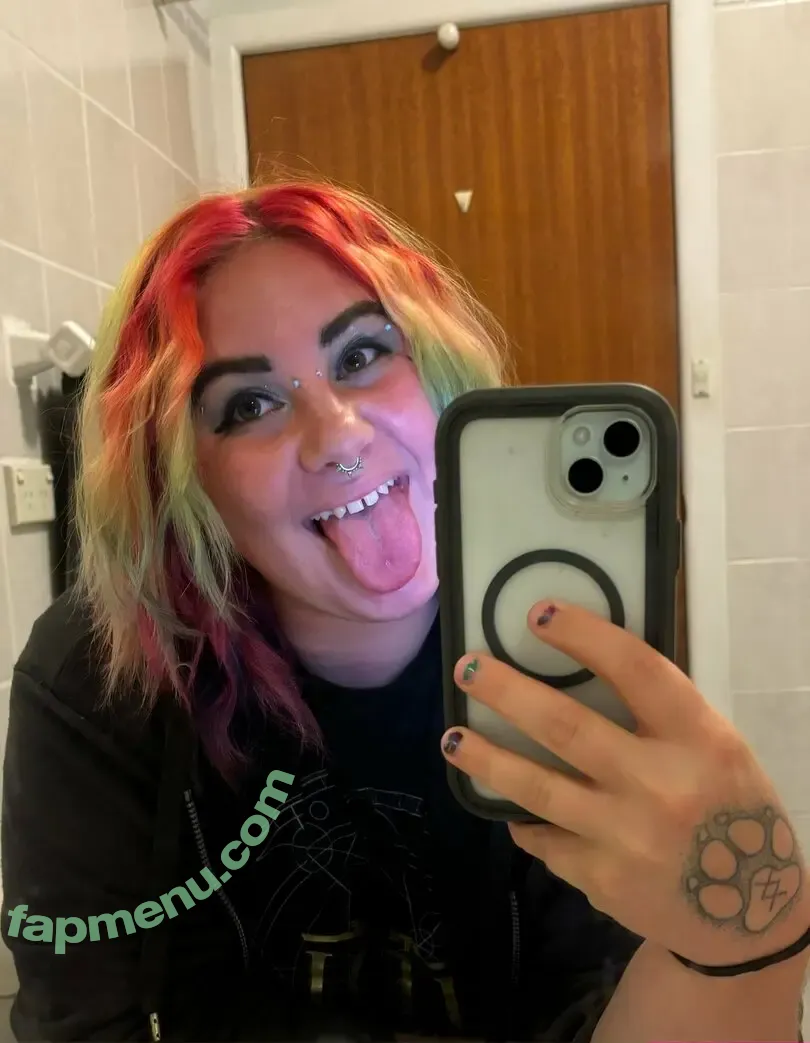 maskedkittenfree nude photo #0002 (maskedkitten5xoxo)