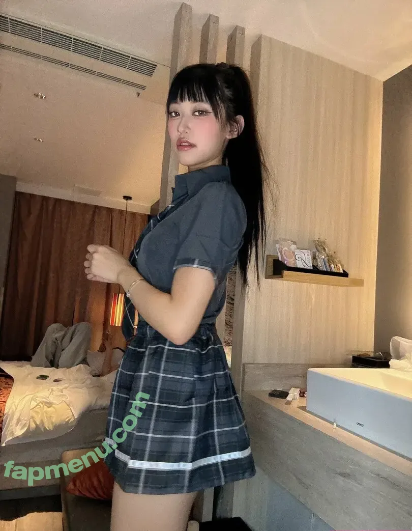 maskmelon__ nude photo #0071 (2oo3.s / メロンパン)