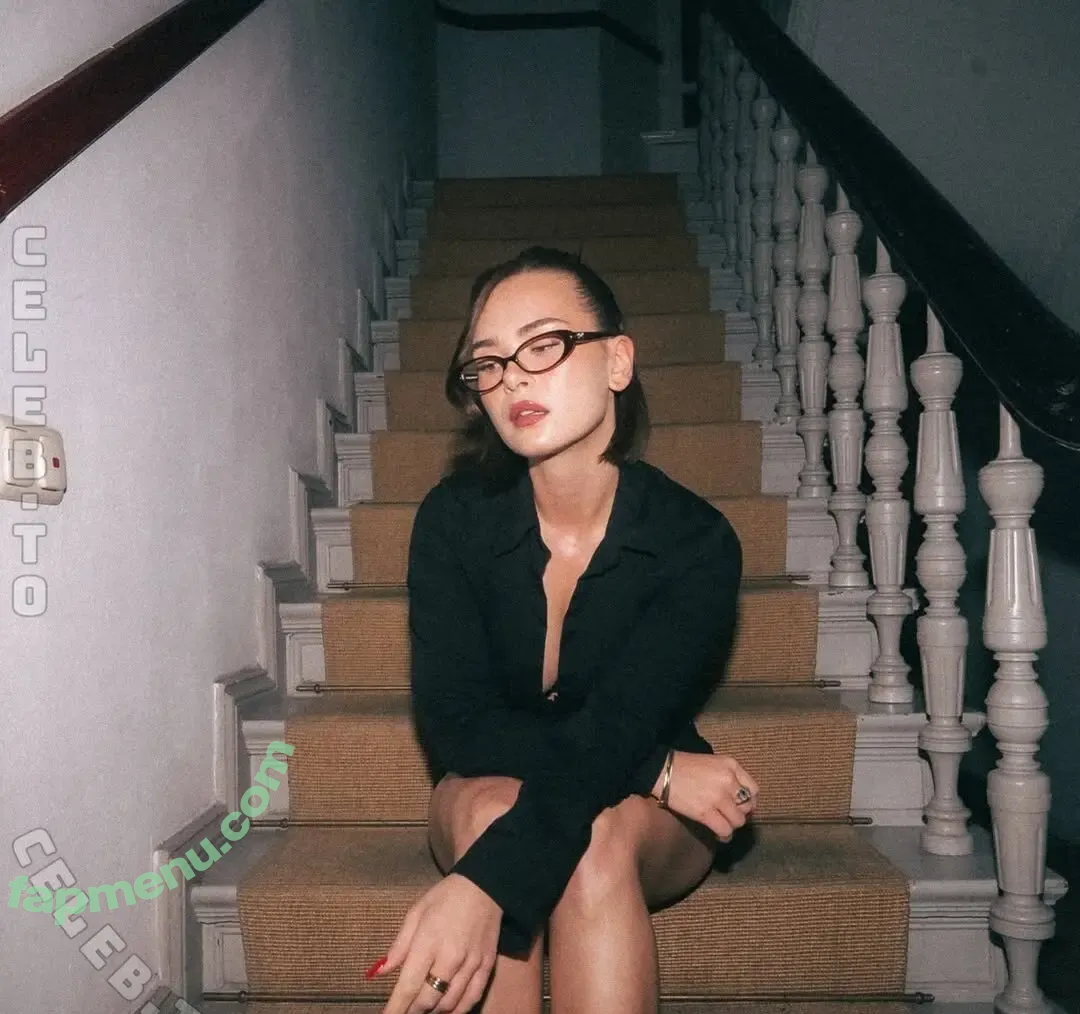 matheamathea nude photo #0032 (Mathea / mateababac)