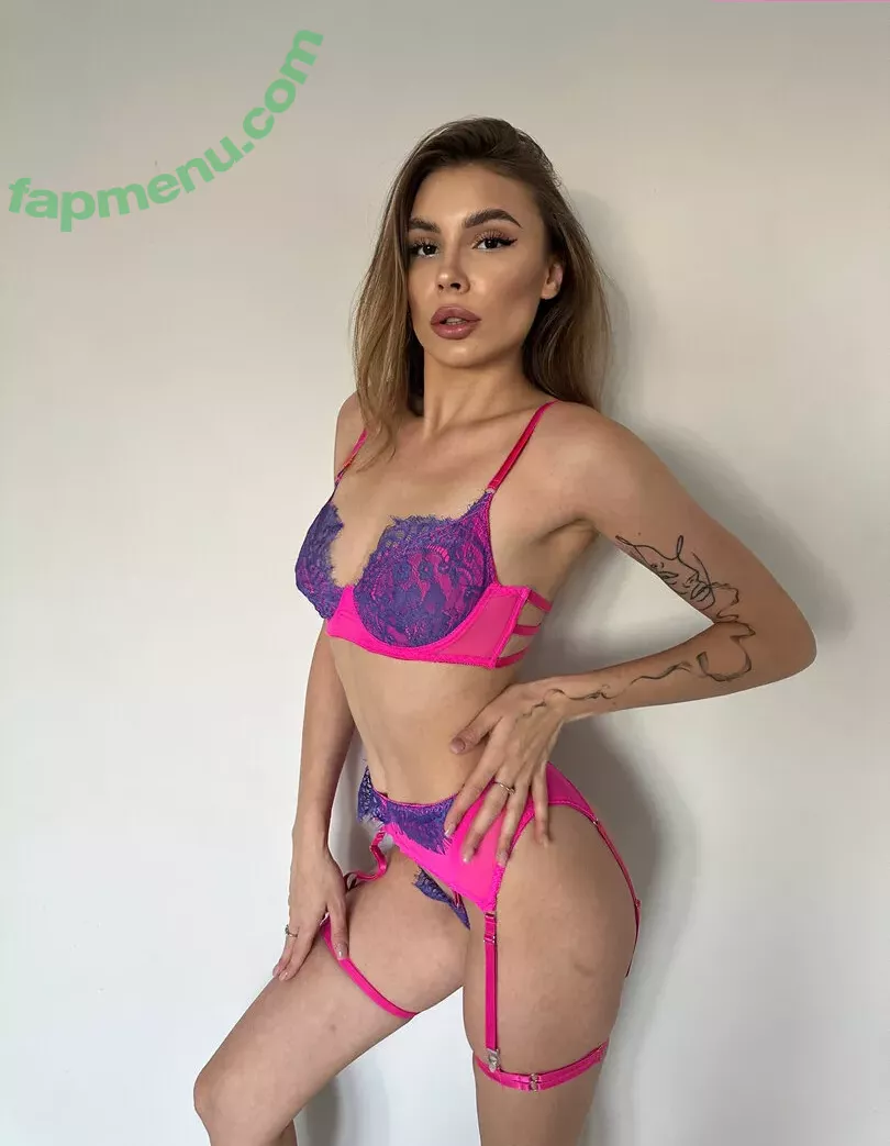 matildahoneybb nude photo #0040 (matildahoney_)