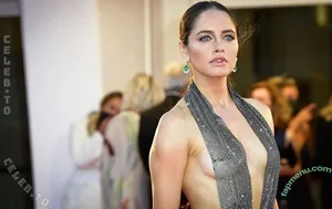 Matilde Gioli / matildegioli nude photo #0010