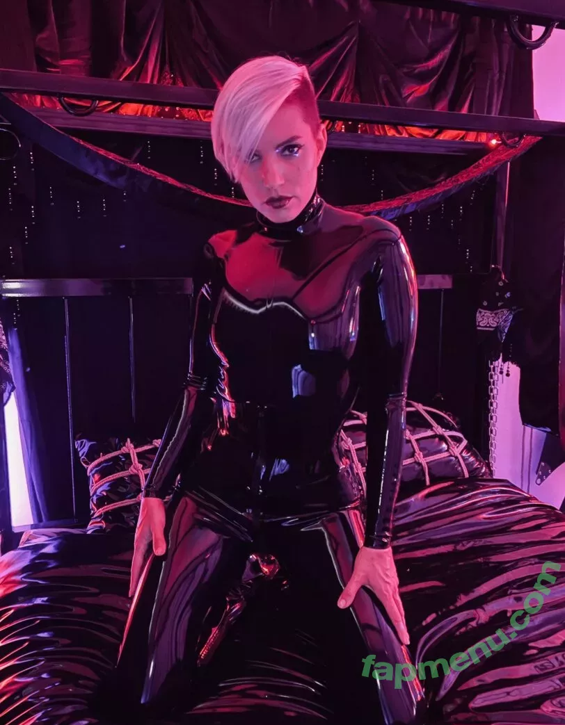 matrix.dominatrix nude photo #0078 (Master Trinity / Master_trinity_ / _trnty_)