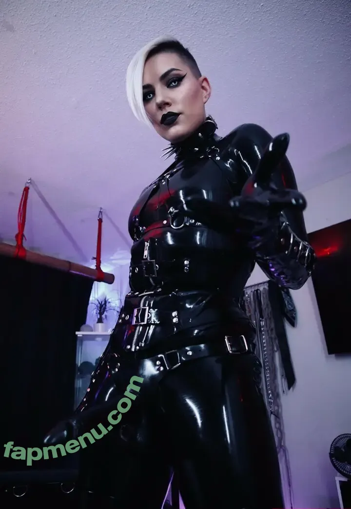 matrix.dominatrix nude photo #0116 (Master Trinity / Master_trinity_ / _trnty_)