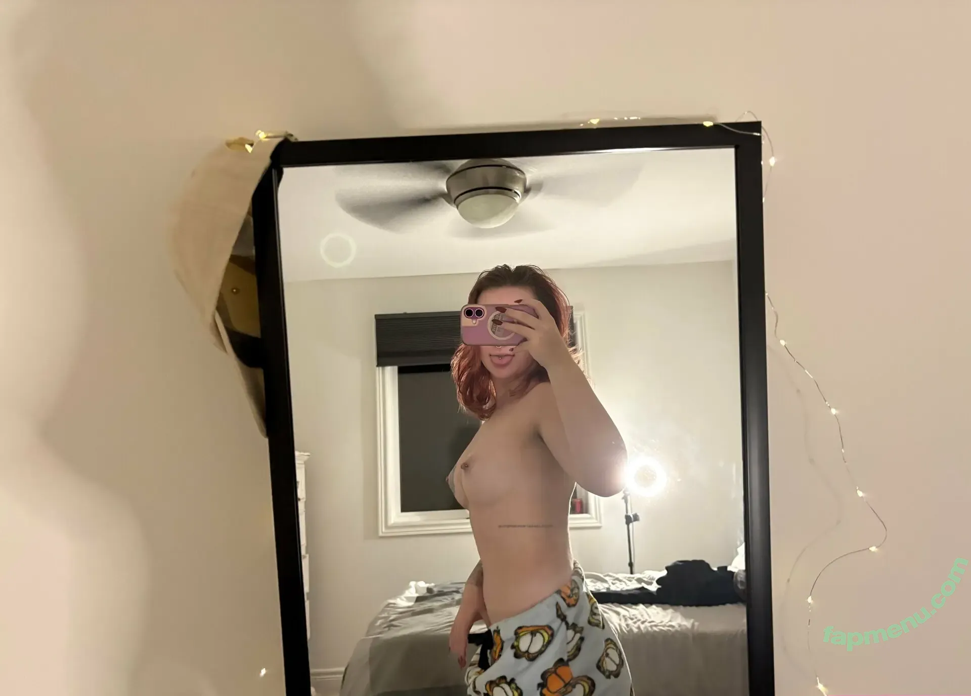 mattiegarf nude photo #0003 (mattiegraves_)
