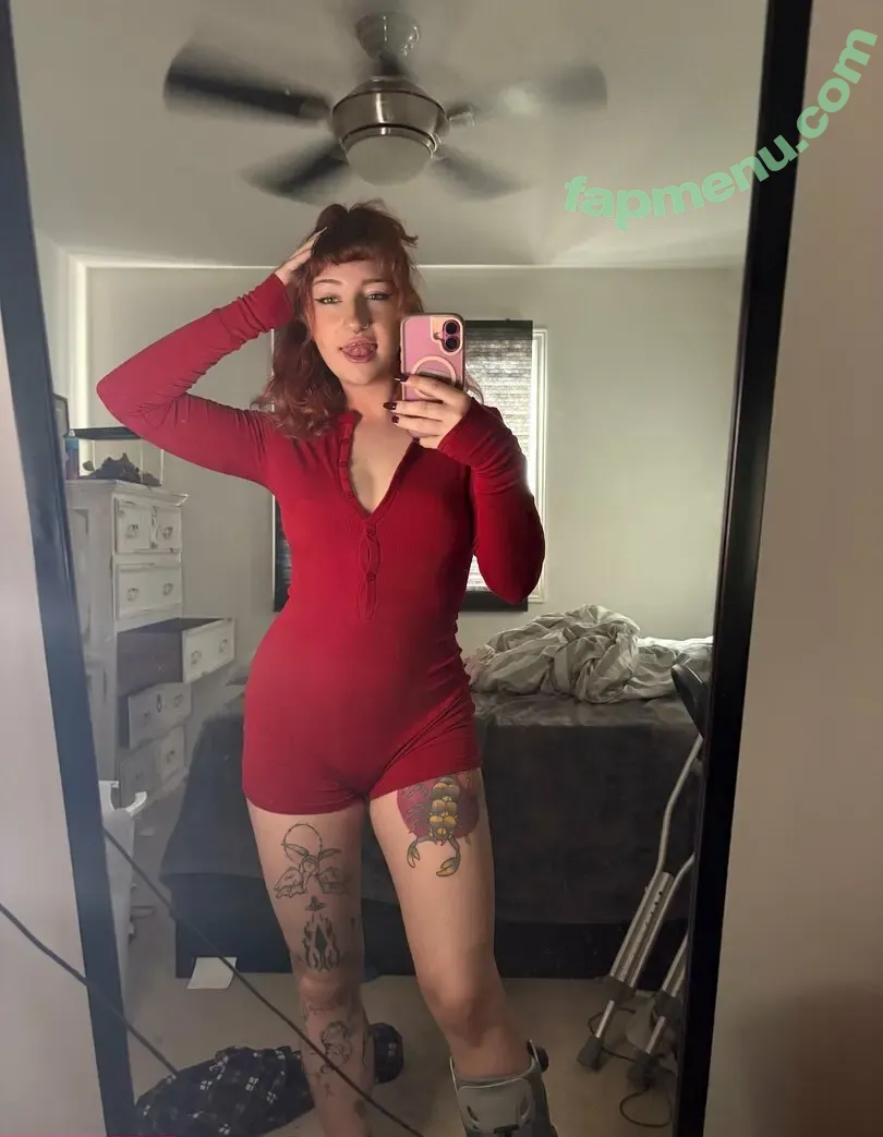 mattiegarf nude photo #0031 (mattiegraves_)