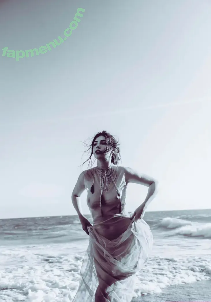 Maud Elena nude photo #0011 (Maud Lunenfeld / maudelena_ / maudfrainklen)