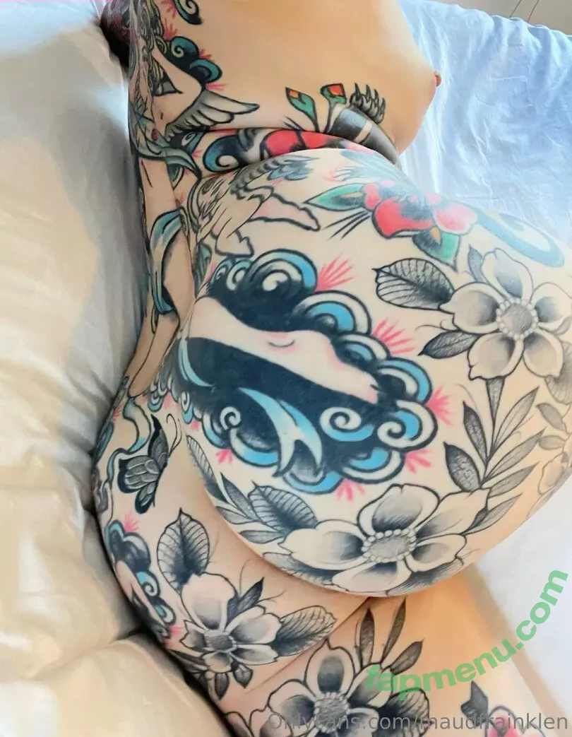 Maud Franklen nude photo #2149 (maudnoir / maudsuicide)