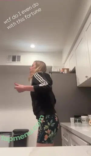 Maude Garrett / geekbomb / maudegarrett nude photo #0086