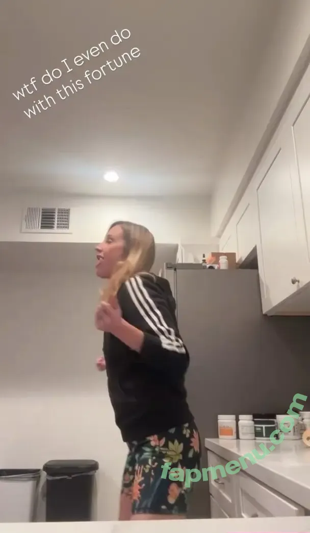 Maude Garrett nude photo #0084 (geekbomb / maudegarrett)