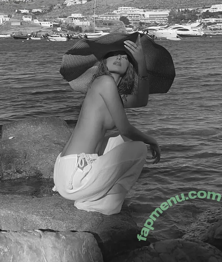 maurahiggins nude photo #0003 (maurahiggins)
