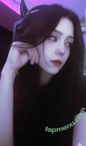 mawacat / danycolome nude photo #0010