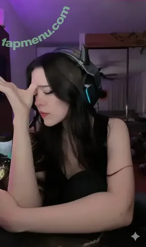 mawacat / danycolome nude photo #0012