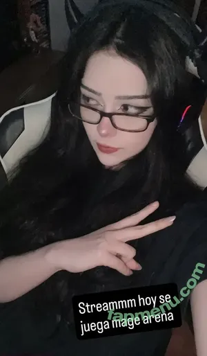 mawacat / danycolome nude photo #0044