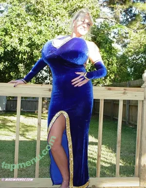 Maxi Mounds / maximoundsfanpage nude photo #0481