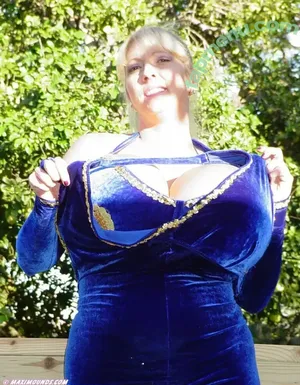 Maxi Mounds / maximoundsfanpage nude photo #0500