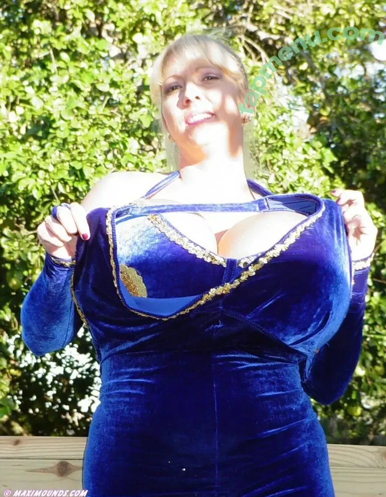 Maxi Mounds nude photo #0500 (maximoundsfanpage)