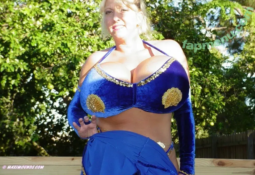 Maxi Mounds nude photo #0501 (maximoundsfanpage)