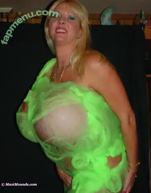 Maxi Mounds / maximoundsfanpage nude photo #1114