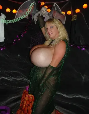 Maxi Mounds / maximoundsfanpage nude photo #1168