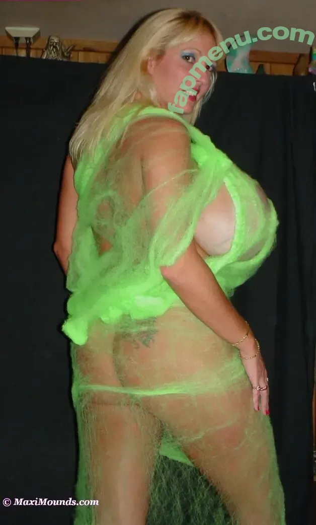 Maxi Mounds nude photo #1116 (maximoundsfanpage)