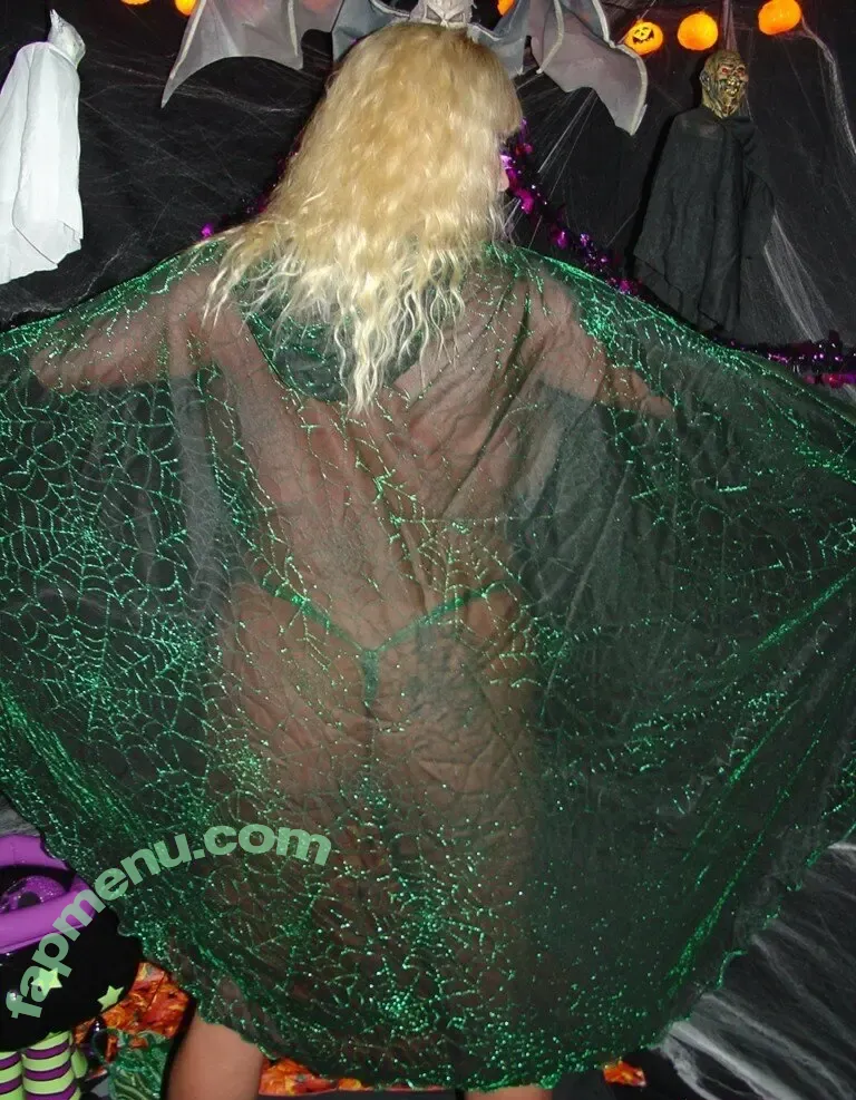 Maxi Mounds nude photo #1152 (maximoundsfanpage)