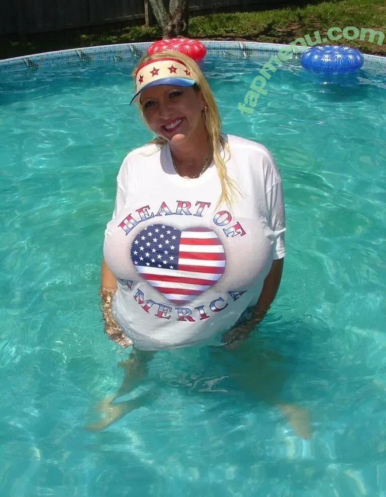 Maxi Mounds nude photo #1789 (maximoundsfanpage)