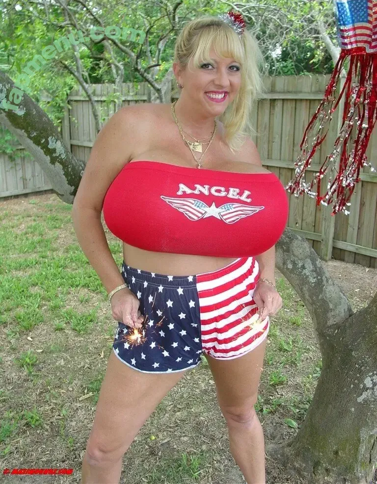 Maxi Mounds nude photo #1874 (maximoundsfanpage)