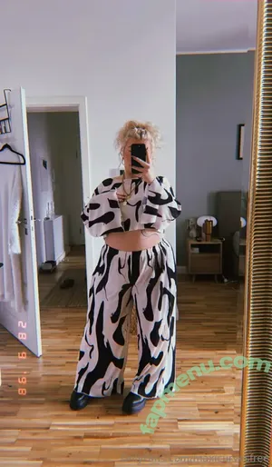 maxicurvesfree nude