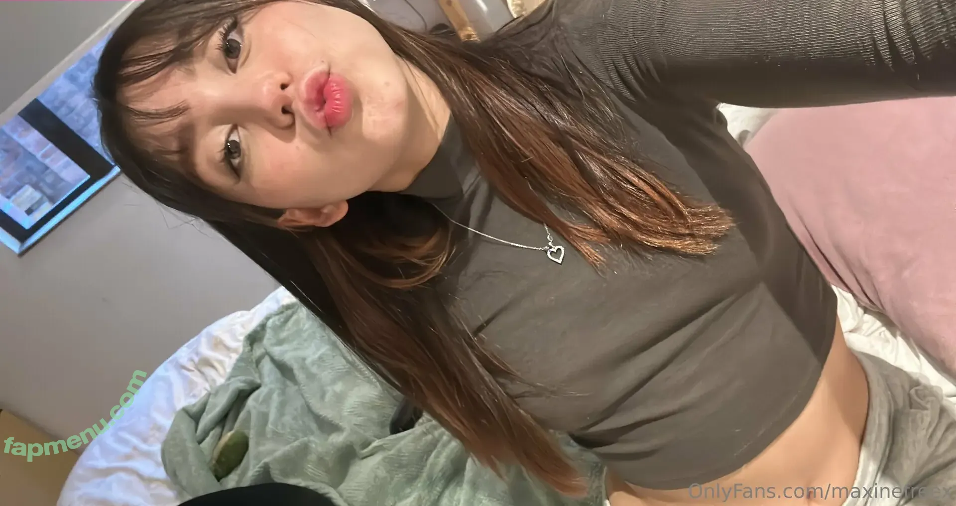 maxinefreex nude photo #0025 (maxinereyeslive)