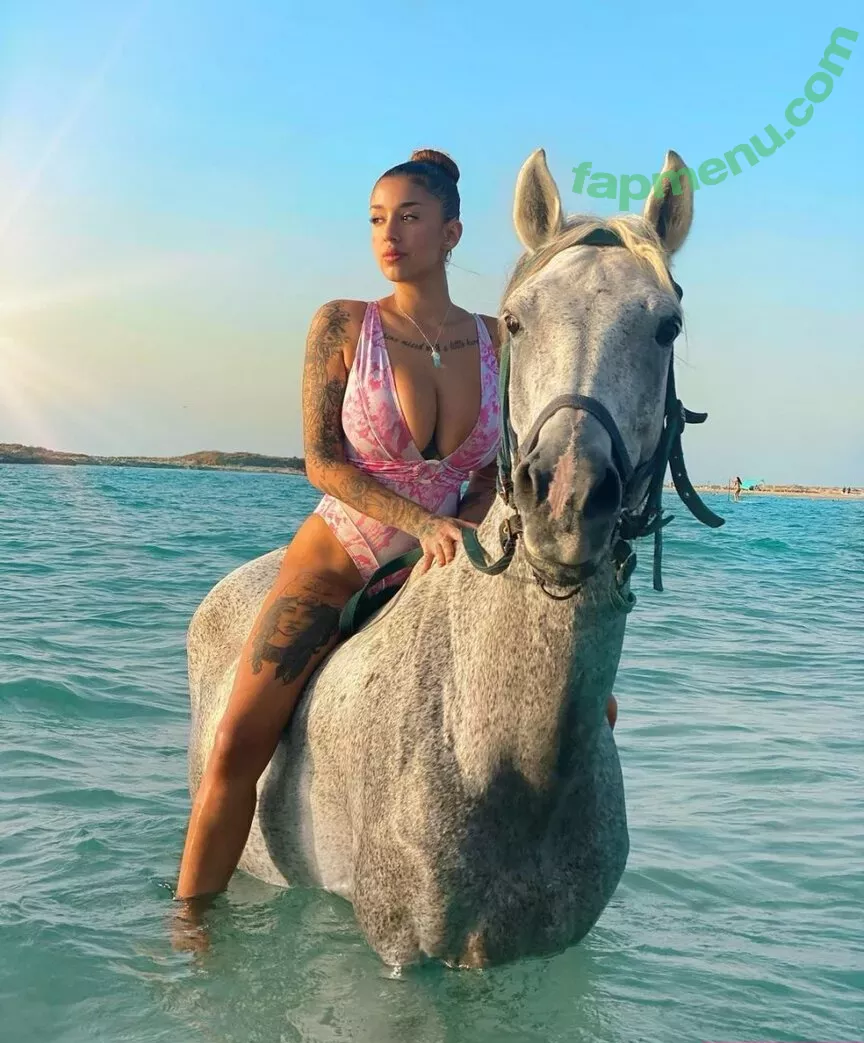 May Bakshi nude photo #0307 (maybakshi_)