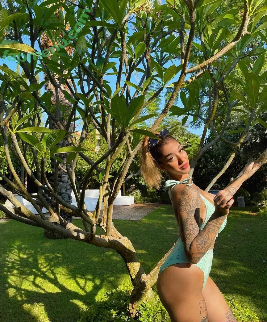 May Bakshi nude photo #0315 (maybakshi_)