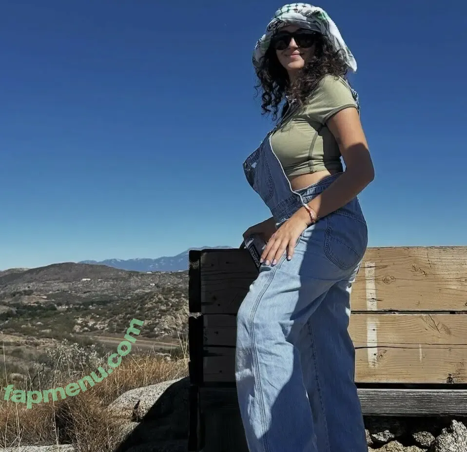 Maya Abdallah nude photo #0116 (maya.abdallah / mayuhnaise)