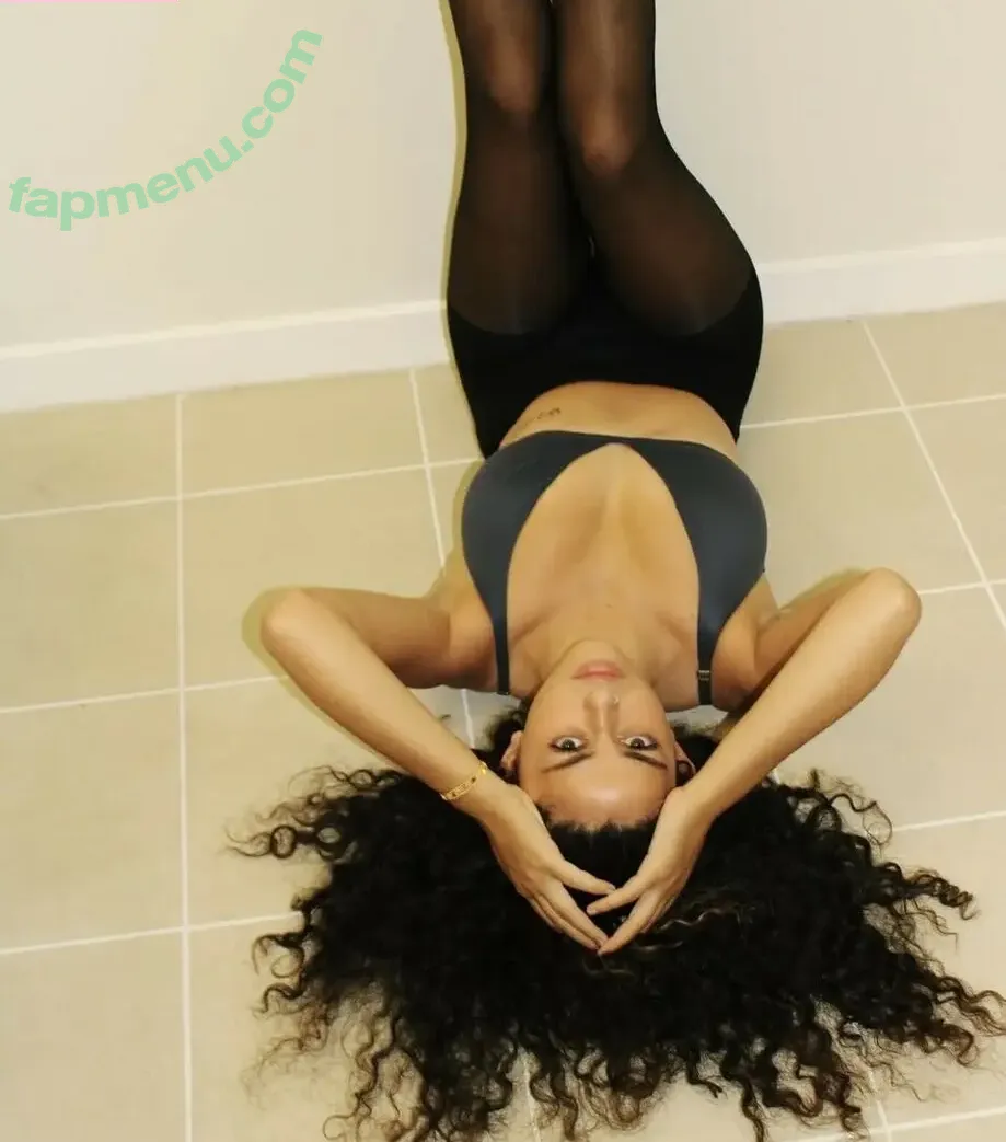 Maya Abdallah nude photo #0118 (maya.abdallah / mayuhnaise)