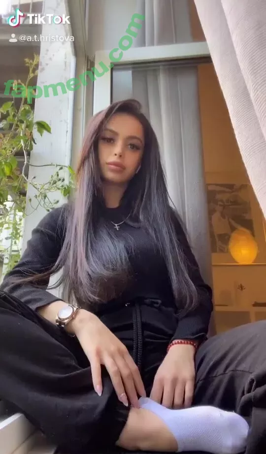 Maya Bulgarien nude photo #0025 (a.t.hristovaa / mayabeats)