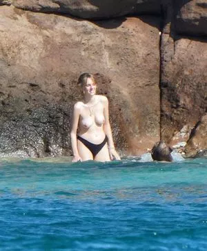 Maya Hawke / maya_hawke / neohawk2 nude photo #0001