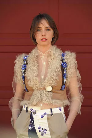 Maya Hawke / maya_hawke / neohawk2 nude photo #0013