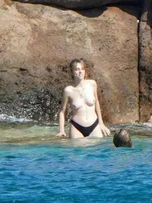 Maya Hawke / maya_hawke / neohawk2 nude photo #0036