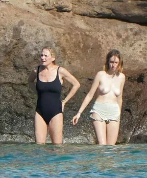 Maya Hawke / maya_hawke / neohawk2 nude photo #0041