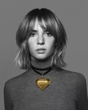 Maya Hawke / maya_hawke / neohawk2 nude photo #0113