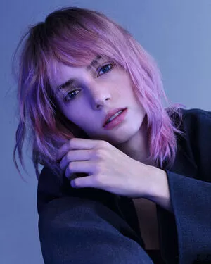 Maya Hawke / maya_hawke / neohawk2 nude photo #0165