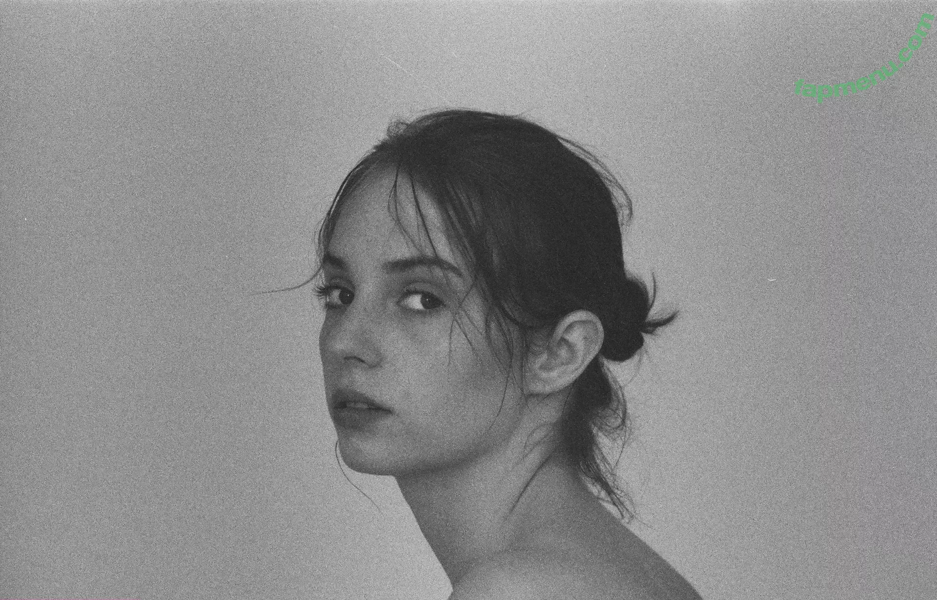 Maya Hawke nude photo #0005 (maya_hawke / neohawk2)