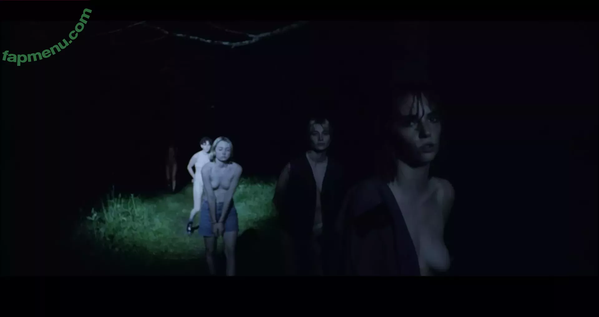 Maya Hawke nude photo #0077 (maya_hawke / neohawk2)