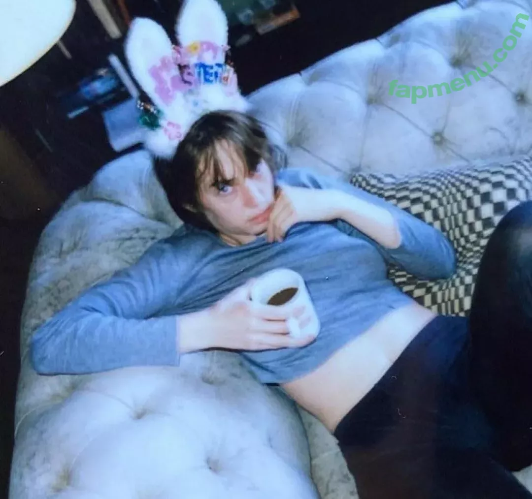 Maya Hawke nude photo #0286 (maya_hawke / neohawk2)