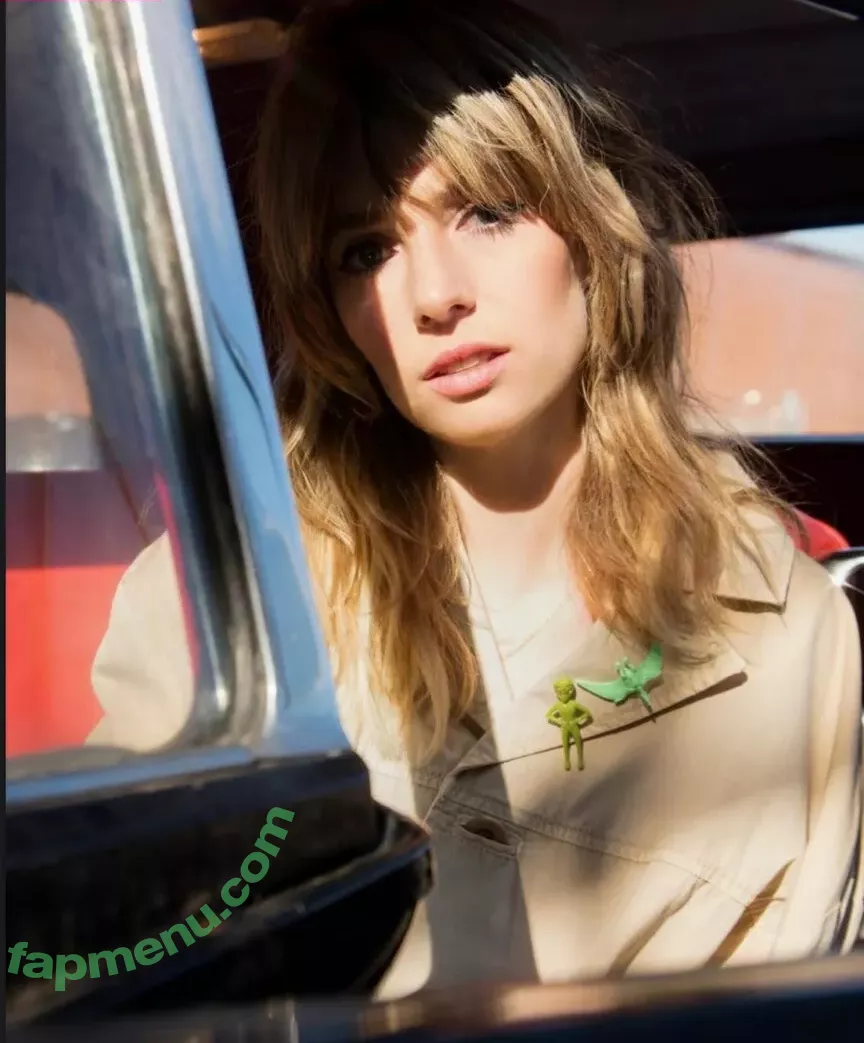 Maya Hawke nude photo #0287 (maya_hawke / neohawk2)