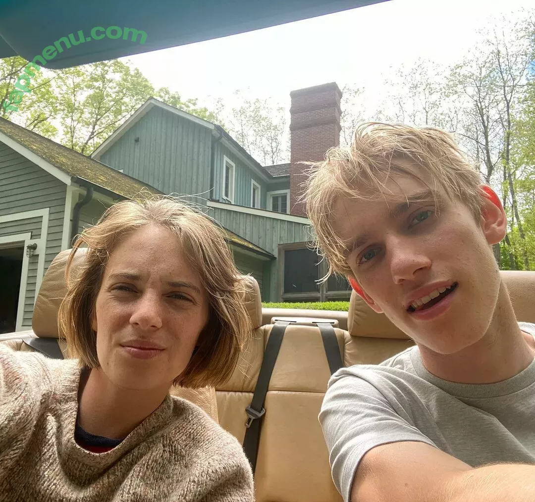 Maya Hawke nude photo #0296 (maya_hawke / neohawk2)