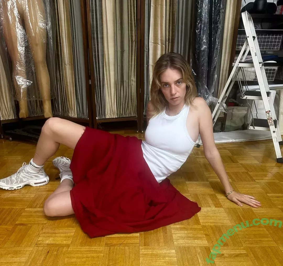 Maya Hawke nude photo #0418 (maya_hawke / neohawk2)